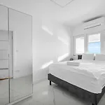 Apartments With View Of Warsaw 23Rd Floor